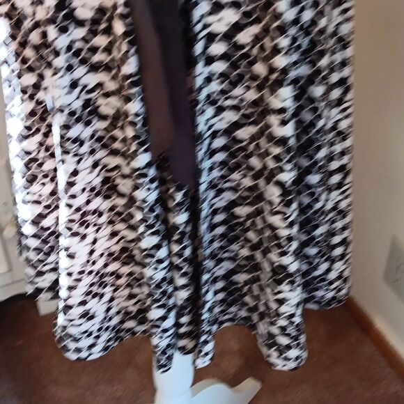 Haani Soft Knit Dress - Picture 5 of 12